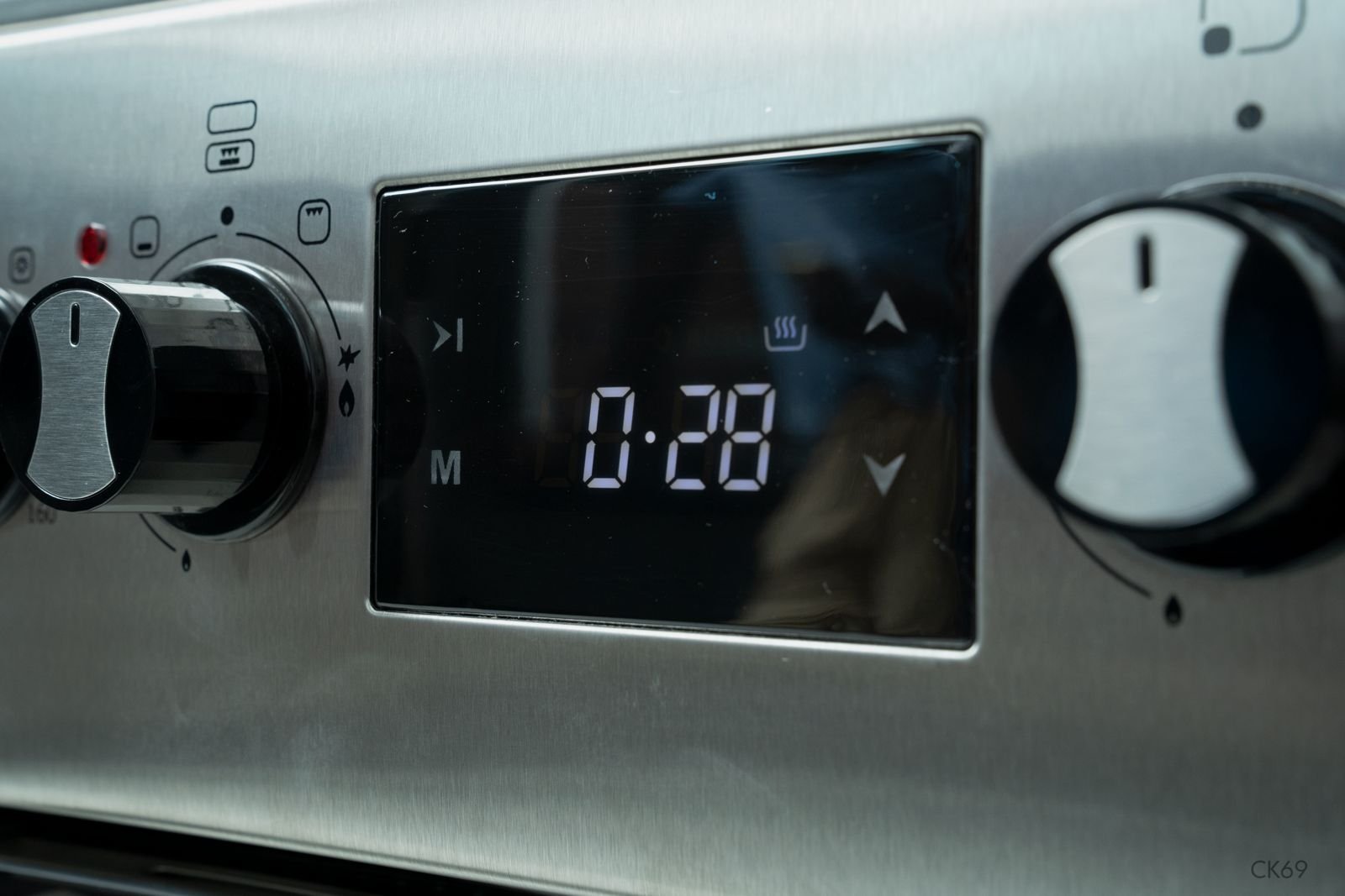 CUISINIERE ASTECH 4FEUX 60X60 ELECTRIQUE AVEC FOUR ELCTRIQUE INOX CK78PLFOEL